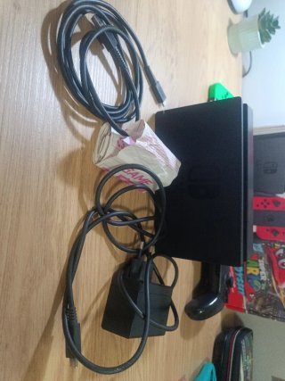 PACCHETTO Nintendo Switch + Accessori + Gioco