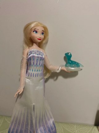 Muñeca Elsa Frozen 2 Parlante