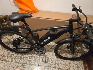 Bicicleta Eléctrica UNIBIKE Negra