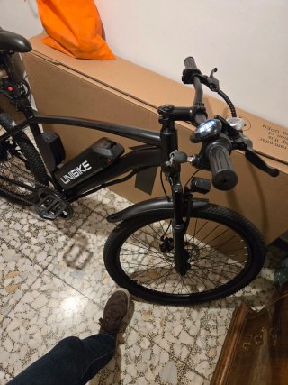 Bicicleta Eléctrica UNIBIKE Negra