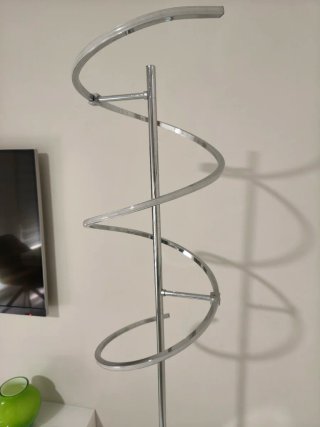 Lámpara de pie moderna espiral