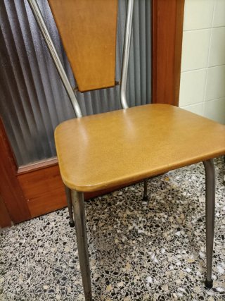 Mesa y 4 sillas