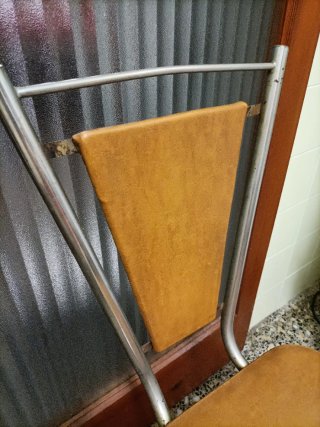 Mesa y 4 sillas