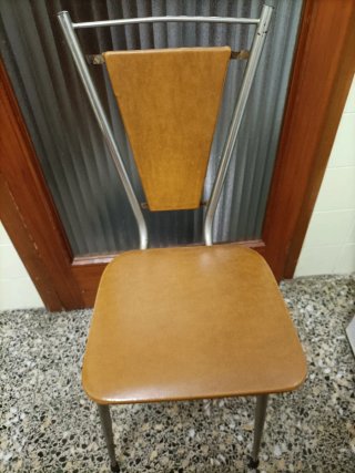 Mesa y 4 sillas