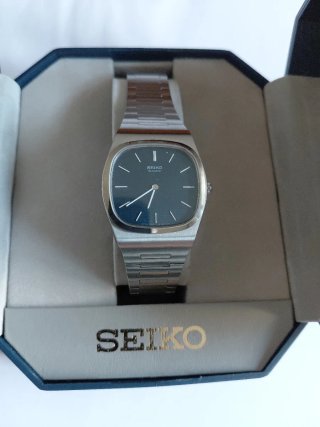 Reloj Seiko Quartz Azul y Plateado