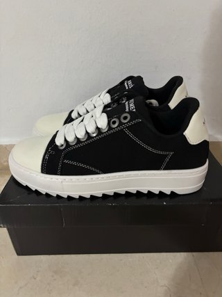 Zapatillas Hacoo Negras y Blancas