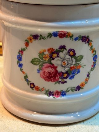 Bombonera/Tarro de porcela de la marca Guillén