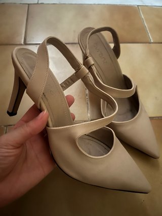 Sandalias Beige Tacón