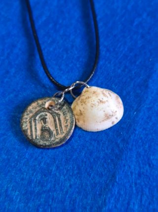 Colgante Romano Auténtico con Concha