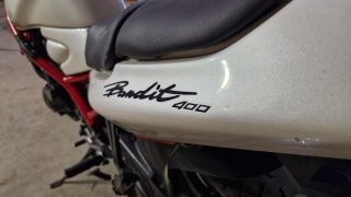 Suzuki Bandit 400 Naked Roja y Blanca