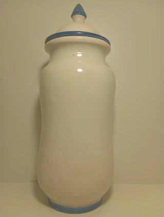 Albarelo / Bote de farmacia con tapa.