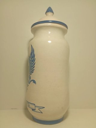 Albarelo / Bote de farmacia con tapa.