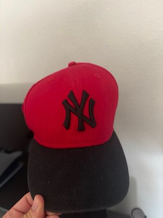 Gorra New York Yankees Roja y Negra