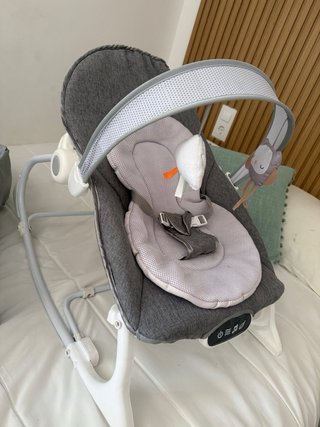 Mecedora bebé con música