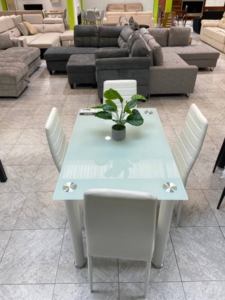 GRAN OFERTA Comedor blanco + 4 sillas