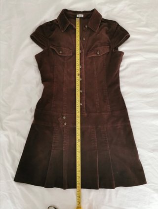 Minivestido marrón de pana estilo vaquero