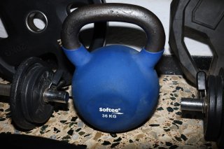Lote de pesas y discos para gimnasio