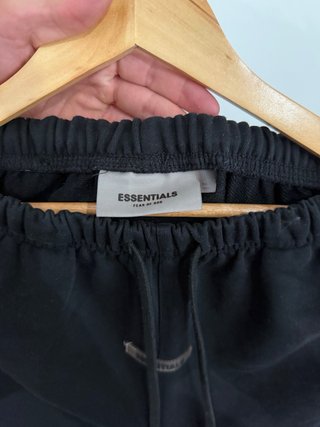 Pantalón de chándal Essentials negro