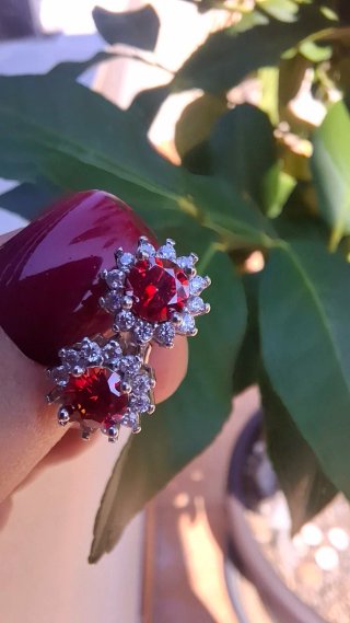 Pendientes Moissanita Roja GRA