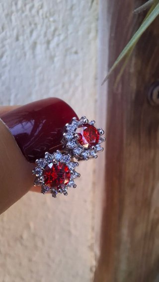 Pendientes Moissanita Roja GRA