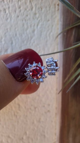 Pendientes Moissanita Roja GRA
