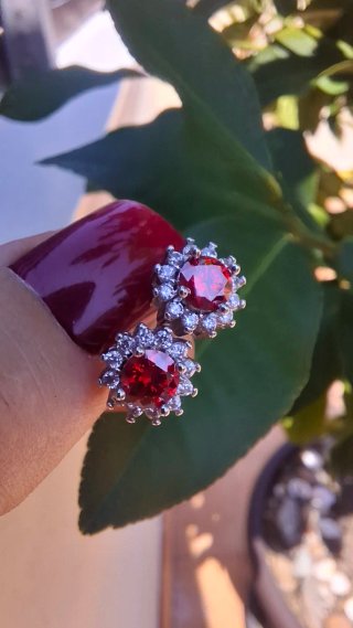 Pendientes Moissanita Roja GRA