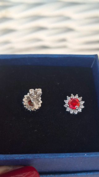 Pendientes Moissanita Roja GRA