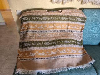 Poncho Mexicano Unisex Beige y Verde