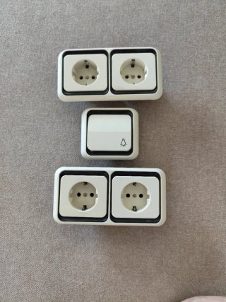 Lote Simon Serie 75 Enchufes Dobles e Interruptor