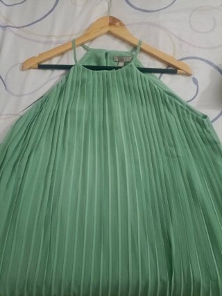 Vestido verde plisado halter