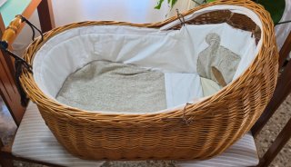 Moisés de Mimbre Artesano con Ruedas