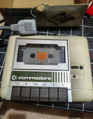 Commodore VIC 20 + Casetera 1530