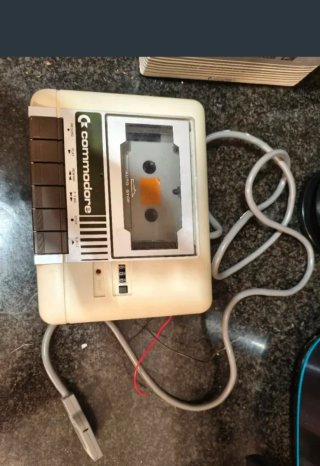 Commodore VIC 20 + Casetera 1530