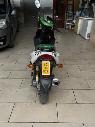 Ciclomotor Wildlander Scooter Rojo verde y Blanco