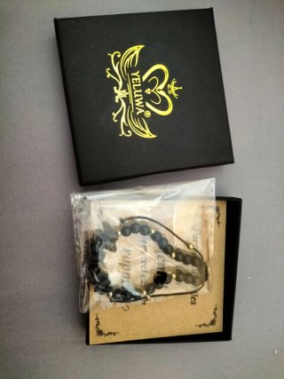 Pulsera Yeluwa Negra y Dorada