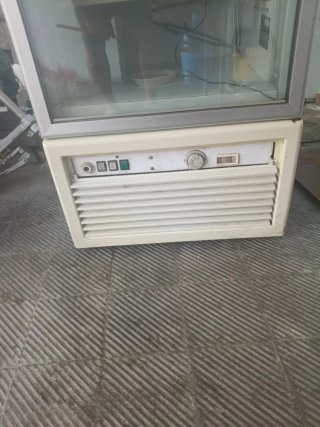 Congelador vertical con termostato