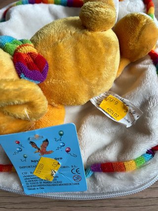 Bolso peluche niña amarillo arcoíris