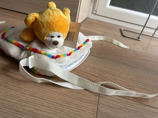 Bolso peluche niña amarillo arcoíris