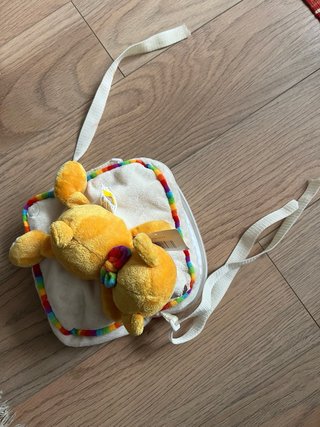 Bolso peluche niña amarillo arcoíris