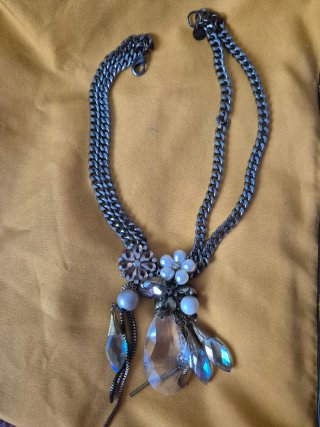 Collar con colgantes
