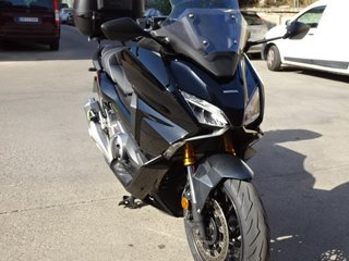 Honda X-ADV 750 Negra