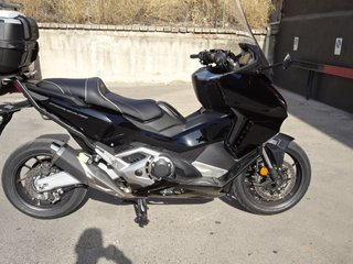 Honda X-ADV 750 Negra