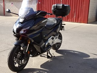 Honda X-ADV 750 Negra