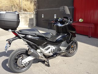 Honda X-ADV 750 Negra