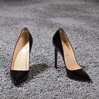 Tacones Christian Louboutin Negros Talla 38 – 12 c