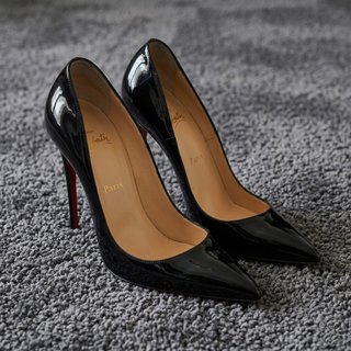 Tacones Christian Louboutin Negros Talla 38 – 12 c