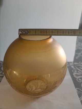Lampada vintage in ambra con sfere in vetro smerigliato