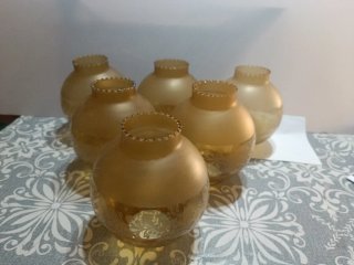 Lampada vintage in ambra con sfere in vetro smerigliato