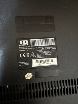 TD Systems 40” LED Full HD K40DLM7F(No negociable)