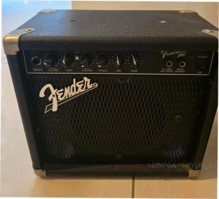 Guitarra Eléctrica y Amplificador Fender